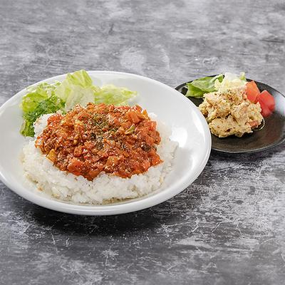 【ポテサラセット】野菜たっぷりオリジナルキーマカレー