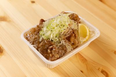 メガ盛りねぎ塩からあげ丼