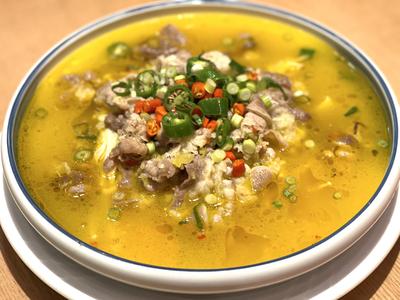 酸辣牛肉の薄きり煮込み【酸湯肥牛】