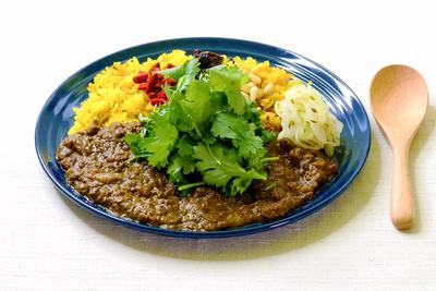 パクチー爆盛り薬膳キーマカレー Max Coriander Medicinal Keema Curry