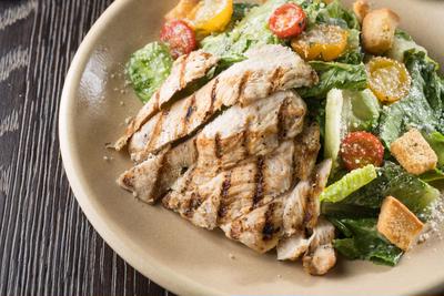 シーザーチキンサラダ Caesar Chicken