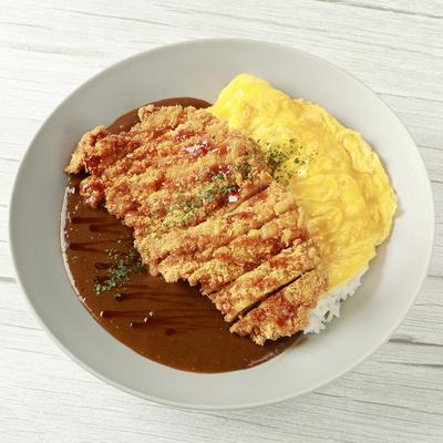 オムチキンカツカレーFluffy Omelette and Chicken Cutlet Curry