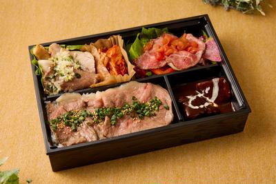 【期間限定割引3400円→2699円】熟成和牛サーロインの焼きすきと大山鶏、氷温熟成豚ロース、ネギタン塩カルビ、タンシチュー弁当