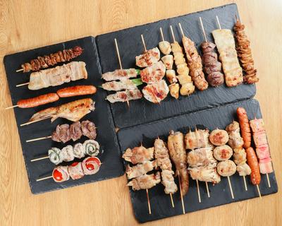 焼き鳥おまかせ23本盛り合わせ Yakitori Assorted Platter
