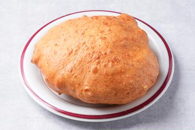 バトゥーラ(揚げパン)Bhathura