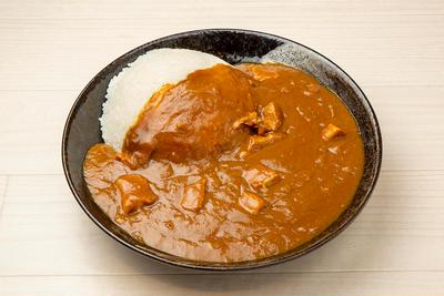 とんこつスープでじっくり煮込んだ【豚ちゃんカレー】
