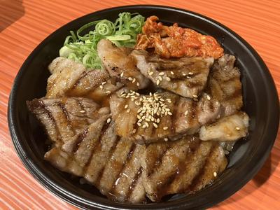 霜降り極上ステーキ丼(厳選黒毛和牛100%使用)Japanese Black beef