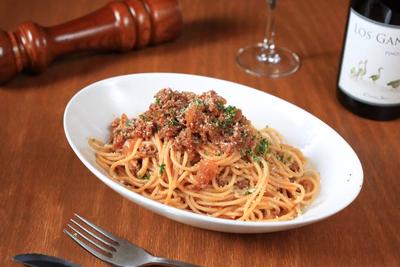 煮ジル特製ミートソースパスタ