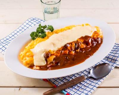 チキンたっぷりチーズデミソースオムライス Lots of Chicken, Cheese and Demi Sauce Omelette Rice