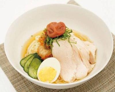 【梅しそ蒸し鶏】盛岡冷麺