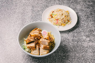 チャーシューあぶら～麺+半チャーハン