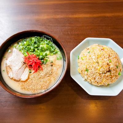 白博多ラーメン+半チャーハン