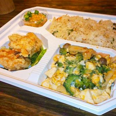 ゴーヤチャンプルと唐揚げのお弁当