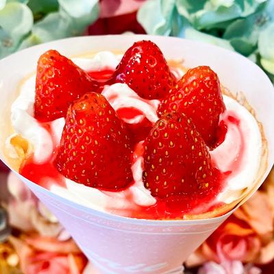 ストロベリークリームクレープ