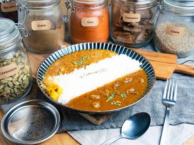 あいがけカレー(2種掛け キーマ×牛すじ煮込みカレー)