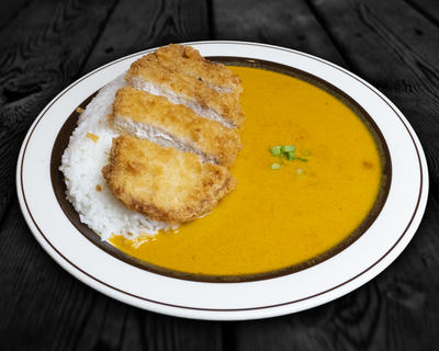 三元豚厚切りカツカレーSangenton Atsu Kiri Curry