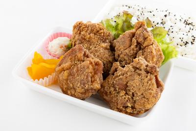 【選べるトッピングソース付】大きなから揚げ4個弁当
