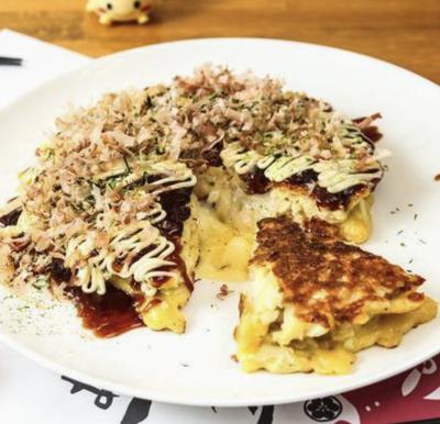 【当店人気No.1】豚もちチーズ玉 Pork and Cheese Okonomiyaki