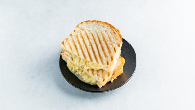 クセになるハチミツチーズサンド