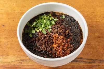 黒ゴマ担々麺
