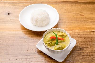  鶏肉と茄子のグリーンカレー Green Curry with Chicken and Eggplant