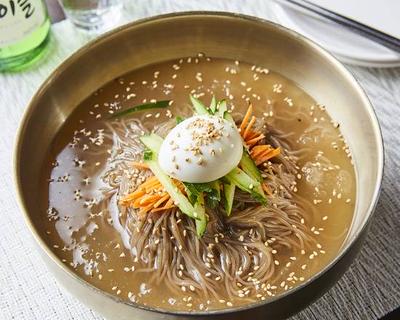 冷麺 です。 Chilled Noodles