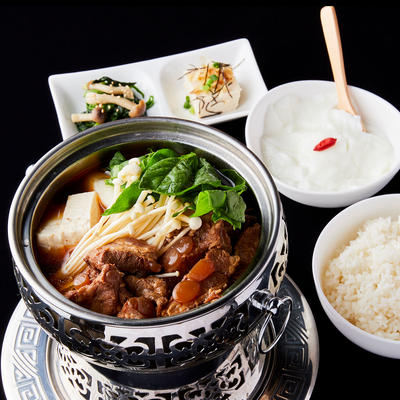 スペアリブの角煮鍋定食 Braised Spare Rib Hot Pot Set