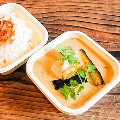 鶏肉とココナッツミルクのグリーンカレー
