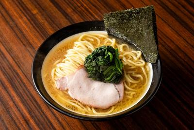 豚骨醤油ラーメン