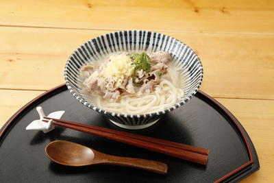 究極の鰹出汁肉吸いうどんUltimate bonito broth meat soup udon