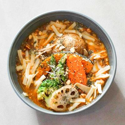 角切りポークとチーズ納豆カリー