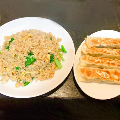 醤油炒飯と棒餃子(4本)のセット