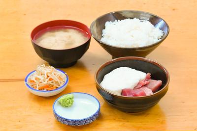 マグロの山かけ定食