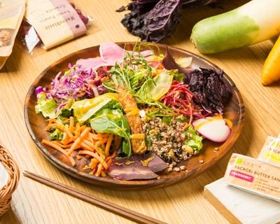 農園野菜とスーパーフードの15品目サラダ