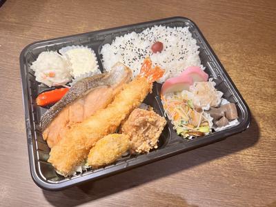 幕の内弁当(みそ汁付)