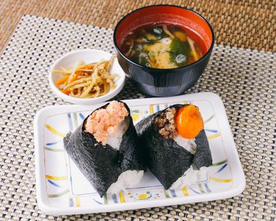 おにぎり味噌汁セット