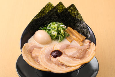 全部のせらぁ麺 Ramen Topped with All Toppings