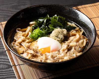 名代 スペシャルかすうどん 温玉+かす増し+わかめ
