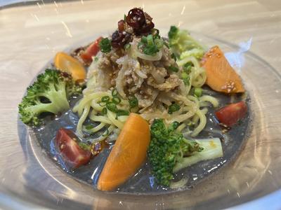 黒ごま豆乳サラダ担々麺