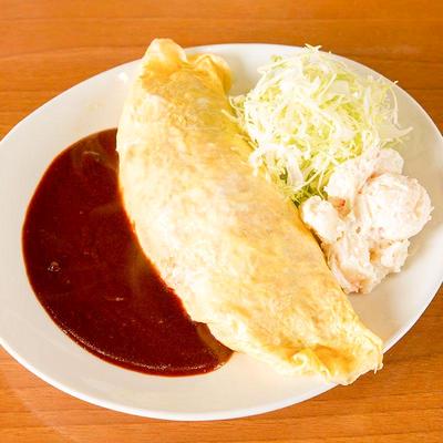 黒いソースのオムライス(デミグラス)