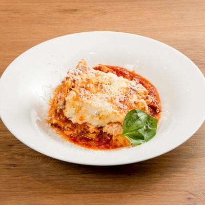 イタリア産モッツアレラチーズとミートソースラザニア