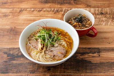 醤油SOBAのオニオンチャーシュー丼セット