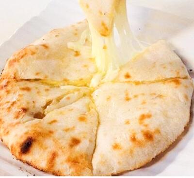 チーズナンCheese naan