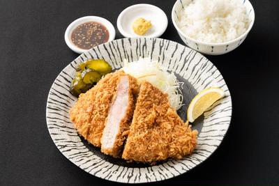 【ご飯またはキャベツ大盛り無料！】特上ロースとんかつ弁当(嬉嬉豚(うれうれぶた)リブロース 200g)