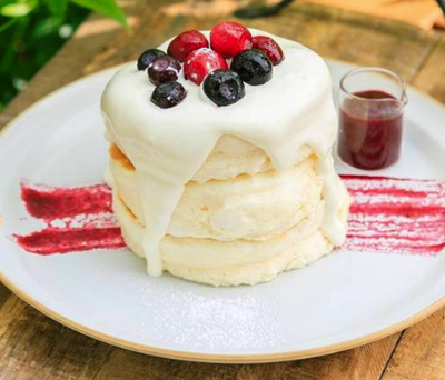 ベリーとマスカルポーネのふるぷるパンケーキ