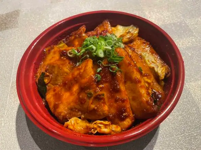 究極の豚焼肉2色丼(豚バラ・豚トロ)