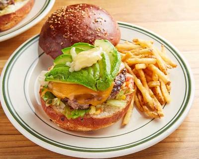 アボカドチーズバーガー