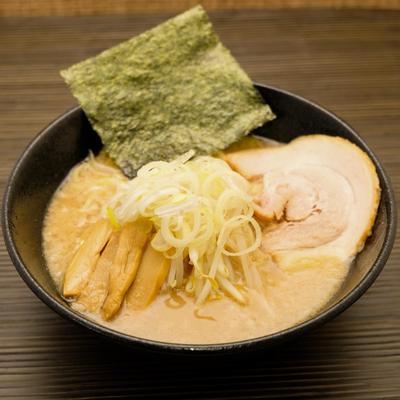 豚骨醤油らーめん