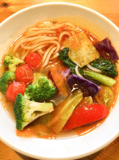 野菜のマーラータン 30種類のスパイス、極太の春雨を使用