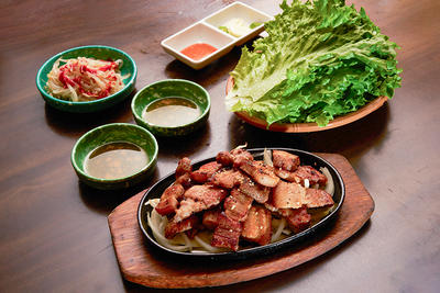 サムギョプサルセット サンチュ付き Samgyeopsal Set (Includes Korean Lettuce)